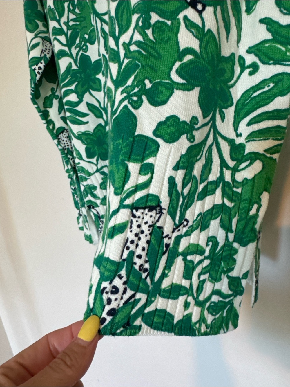 NEW Lilly Pulitzer Salima Sweater – Lil Escape Plan Print 🌿🐆 NWT - Picture 7 of 9